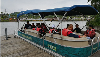 玥明台举办免费坐游艇以及欢乐BBQ等活动，增加客户体验度